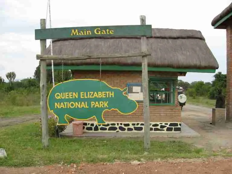 4 Days Queen Elizabeth National Park